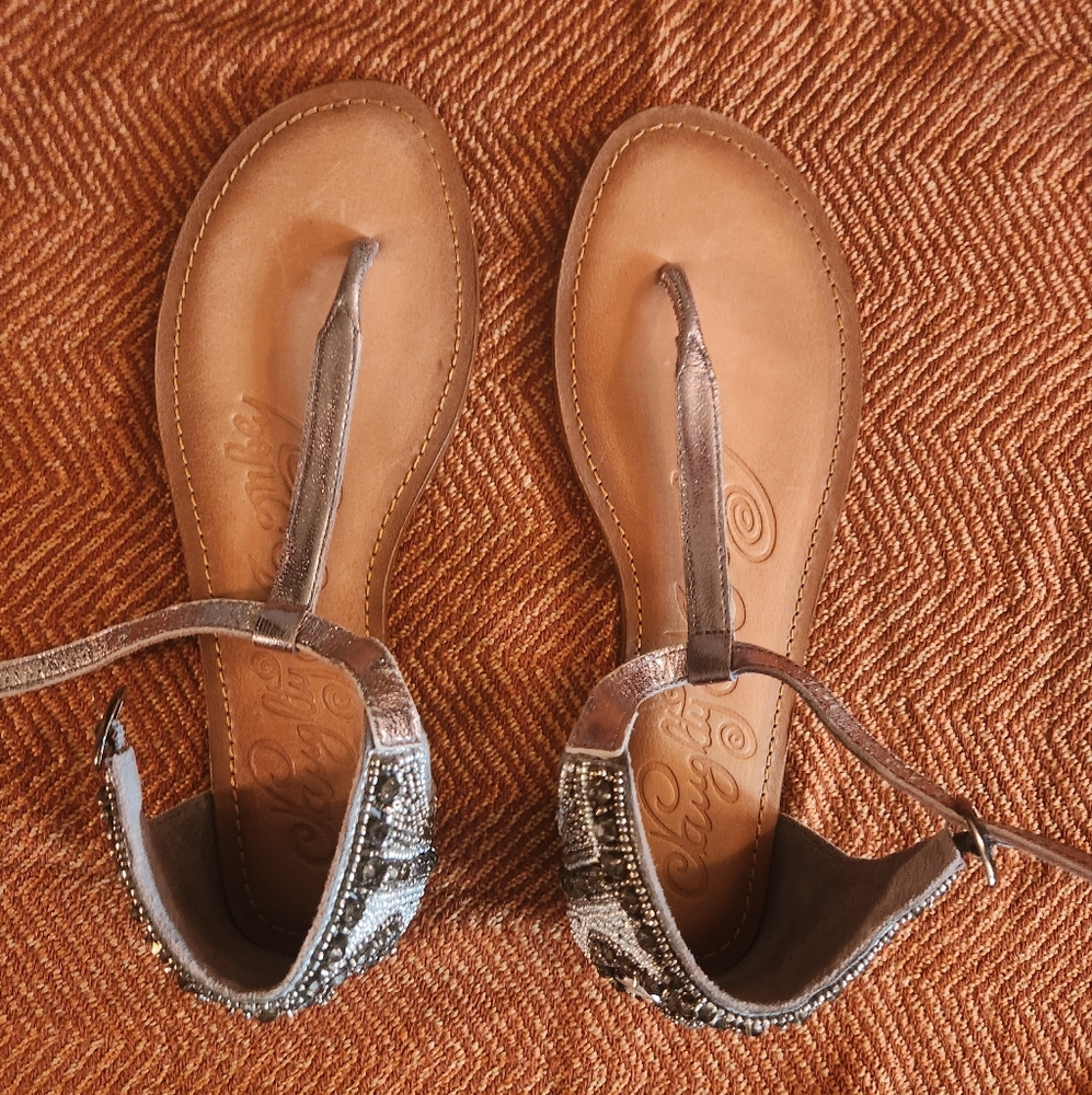 Chic Naughty Monkey Beaded Silver Sandals Leather With Buckle Closure. Size 9